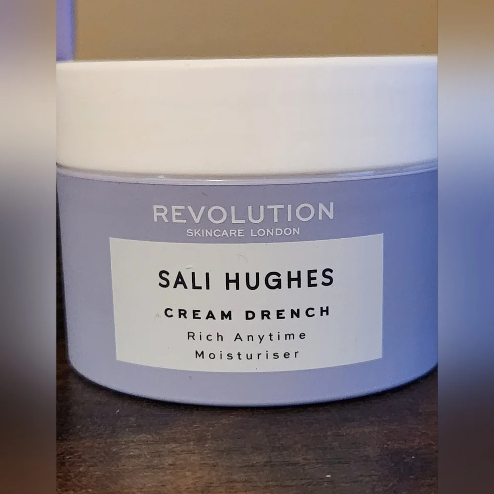 REVOLUTION SALI HUGHES CREAM DRENCH MOISTURISER, NIB - Picture 3 of 5